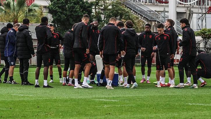 Samsunspor'da Kayserispor mesaisi devam ediyor