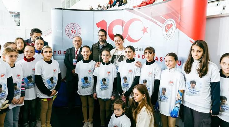 Ahmet Minguzzi adına düzenlenen Artistik Buz Pateni Yarışması, Ankara'da başladı