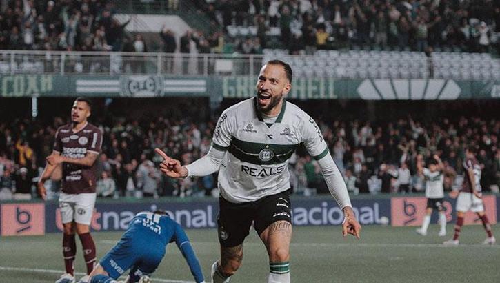 Göztepe'de hedef Iury Castilho