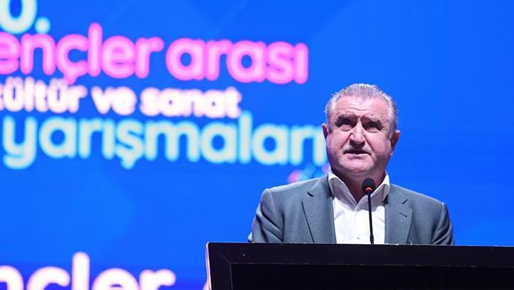 Genç oyuncular Aspendos Antik Tiyatrosu'nda sahne aldı! Bakan Bak açıkladı: '34 bin 541 genç sanatçımız başvurdu'