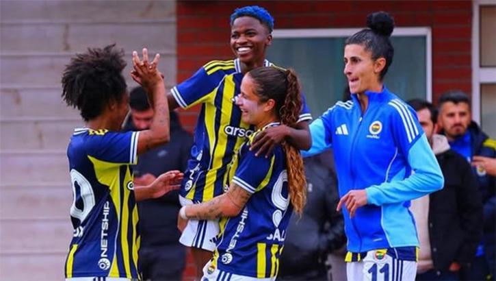 Kadın Futbol Süper Ligi'nde Fenerbahçe, Trabzonspor'u 2-0 mağlup etti