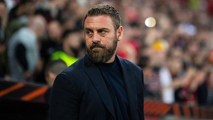 Daniele De Rossi, Genoa'ya imzayı attı