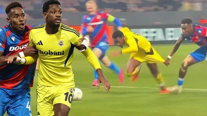 Jhon Duran'ı yaka paça indirdiler, hakemden skandal karar! Monitöre gitmesine rağmen penaltıyı vermedi