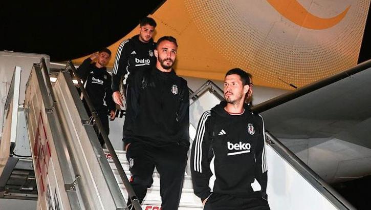 Beşiktaş kafilesi, Antalya'ya gitti