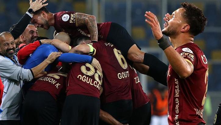 Heyecan dolu maçta kazanan Volkan Demirel'li Gençlerbirliği! Gençlerbirliği-Başakşehir maçı sonucu: 2-1