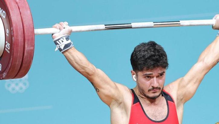 Muhammed Furkan Özbek'ten 2 altın, 1 gümüş madalya