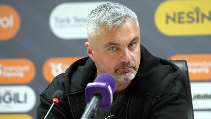 Samsunspor Teknik Direktörü Thomas Reis kazandıkları için mutlu