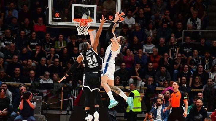 Anadolu Efes'te mağlubiyet serisi devam ediyor... Virtus Bologna - Anadolu Efes maç sonucu 99-89