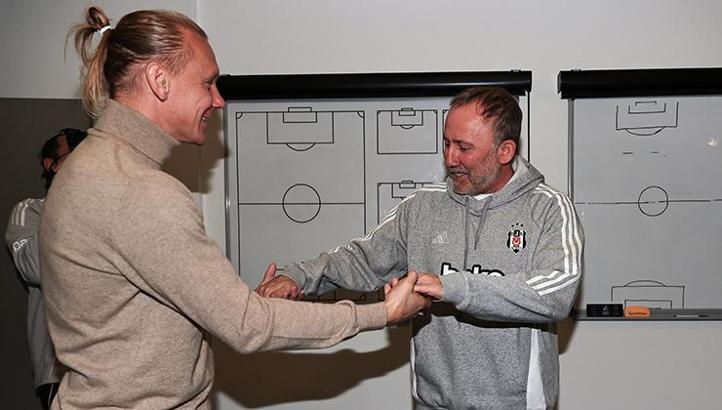 Domagoj Vida Beşiktaş'ı ziyaret etti