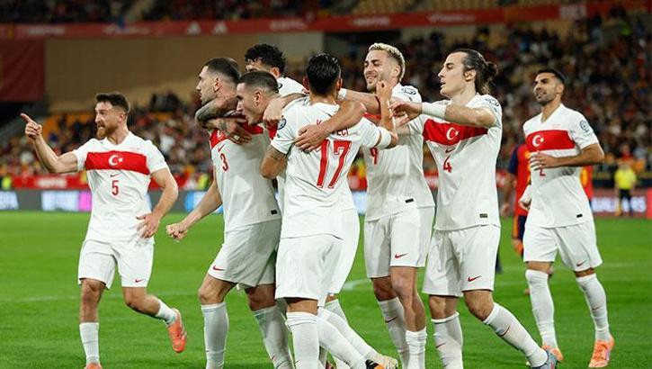 İspanya'ya ilk goller Türkiye'den