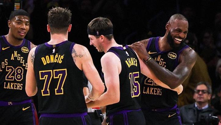 LeBron James'ten bir rekor daha