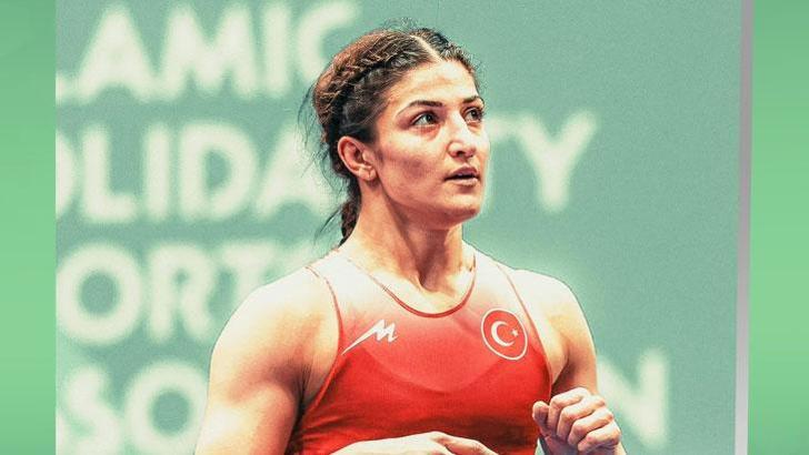 Milli güreşçi Elvira Süleyman'dan Riyad 2025 İslami Dayanışma Oyunları’nda gümüş madalya