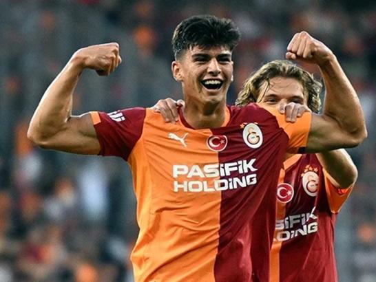 Young player gets a red card! Galatasaray down to 10 men