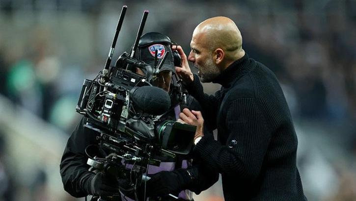 Pep Guardiola kendi oyuncularına patladı! 'Korkaksınız'