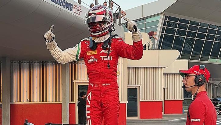 Genç Türk Pilot Alp Aksoy, Formula Trophy sezonunun üçüncü yarışını kazandı