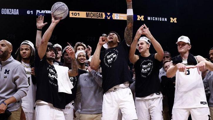 How Many Periods Are in College Basketball? NCAA Game Format Explained