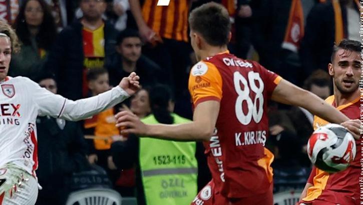 Galatasaray-Samsunspor maçına damga vuran penaltı pozisyonu! Ortalık karıştı...