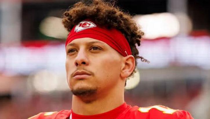 Mahomes Insists Dwindling Playoff Hopes Won’t Dim Chiefs’ Resolve
