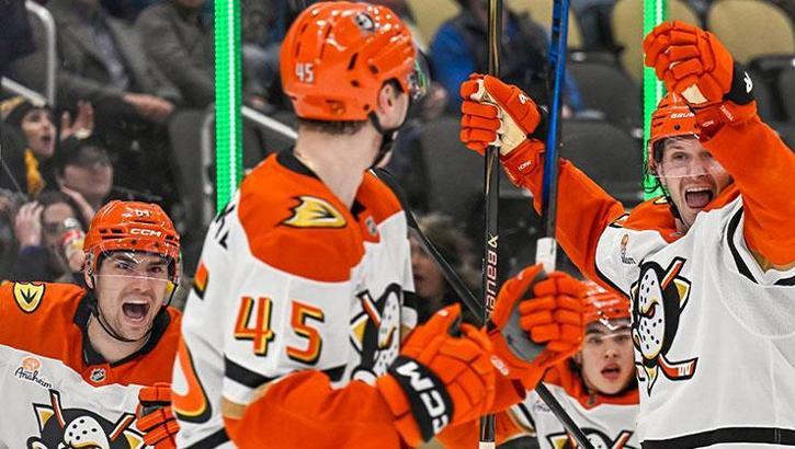 Ducks stun Penguins with last-second goal and win in shootout