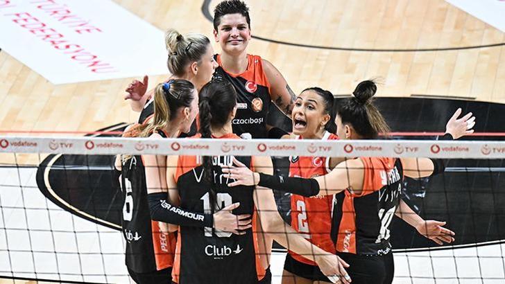 Akatlar'da 5 setlik voleybol şöleni... Beşiktaş - Eczacıbaşı Dynavit maç sonucu 2-3