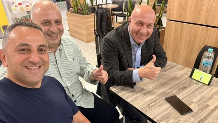 Yüksel Yıldırım, Samsunspor-AEK maçını Kolombiya'da izledi: Havalimanında telefon detayı
