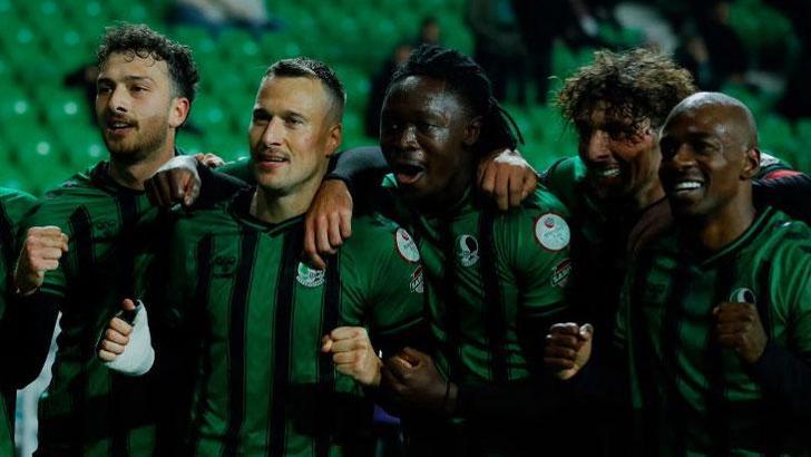 Sakaryaspor galibiyet hasretine son verdi... Sakaryaspor - Hatayspor maç sonucu 3-0