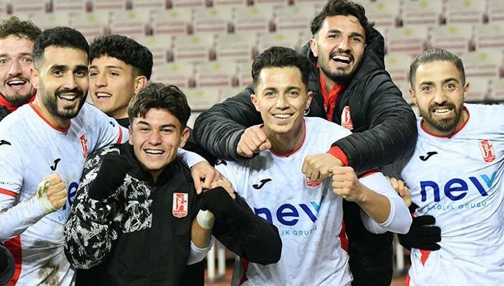 Balıkesirspor zirve yarışına ortak!