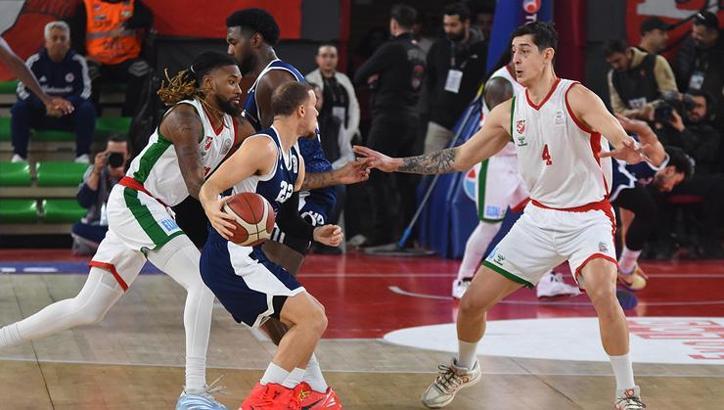 Karşıyaka evinde yıkıldı