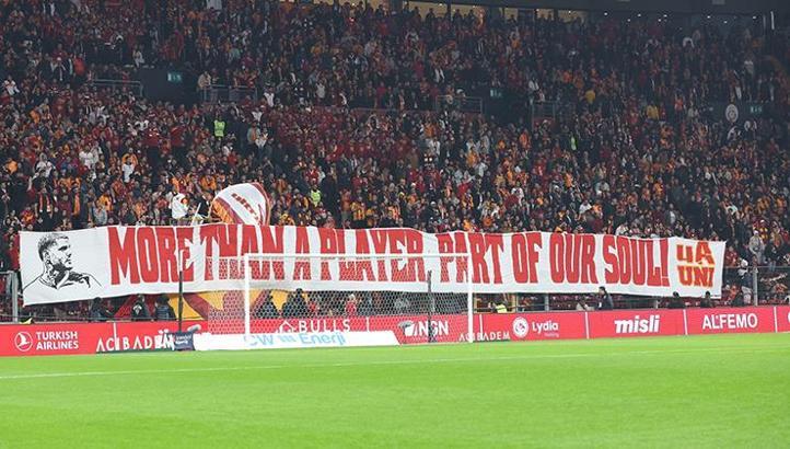 Galatasaray'da ayrılık açıklaması yapan Icardi'ye taraftardan mesaj!