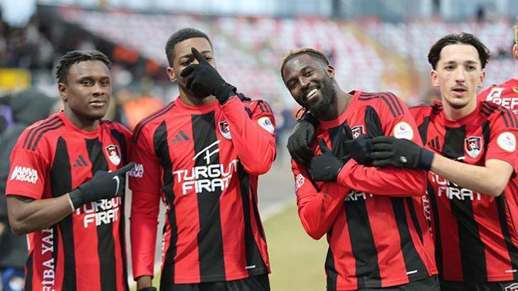 Vanspor FK yeni hocasıyla çok farklı... Vanspor FK - Hatayspor maç sonucu 4-0