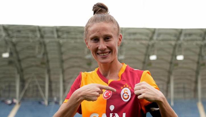 Ebru Topçu'dan Galatasaray'ın efsanesine büyük övgü: İnanılmaz