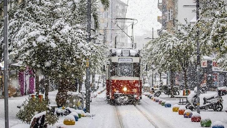 İstanbul'da okullar tatil edildi mi? Valilikten resmi açıklama geldi
