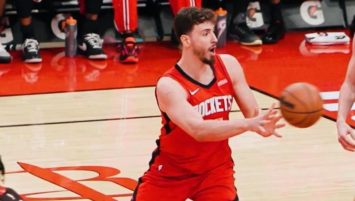 Alperen Şengün double double ile kazandırdı