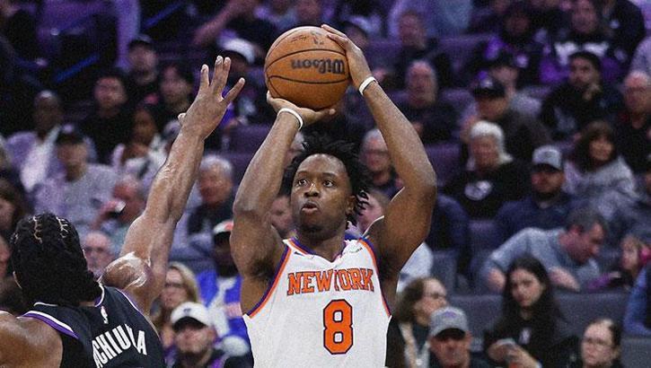 Knicks Stumble in Sacramento as Star Guard Brunson Exits With Ankle Injury