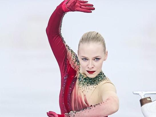 Petrokina Makes Triumphant Comeback to Lead Women’s Short Program at European Championships