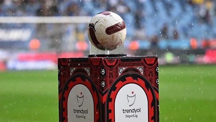 Süper Lig simüle edildi! 1 puanla küme düşmekten kurtulan takım...