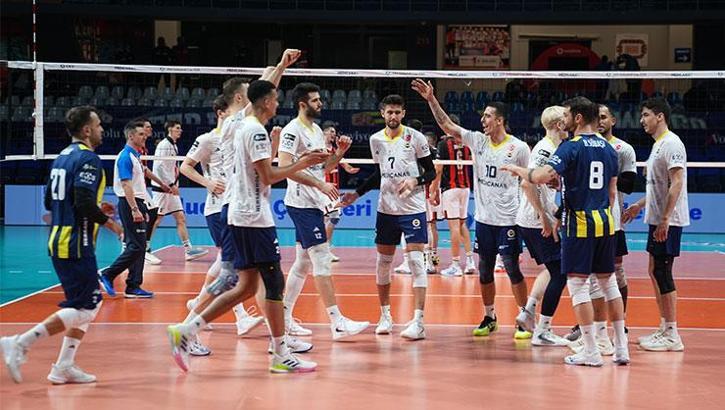 Fenerbahçe evinde set vermeden kazandı!