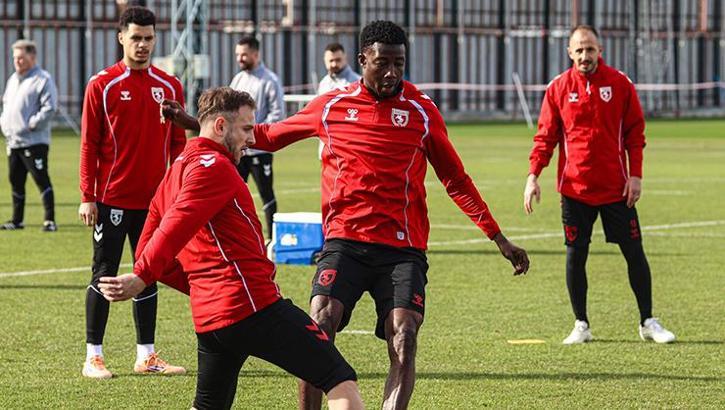 Samsunspor, İstanbul'a gitti