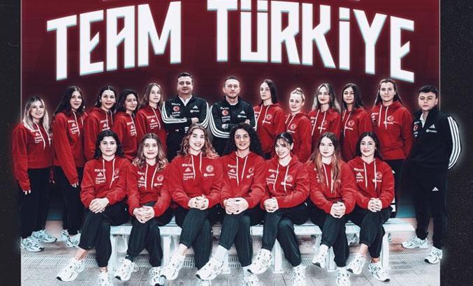 Avrupa Kadınlar Sutopu Şampiyonası: İtalya - Türkiye maç sonucu 25-11