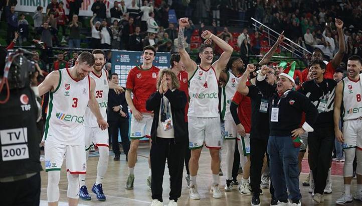 Karşıyaka'da Basketbol Fenerbahçe'yi ağırlıyor