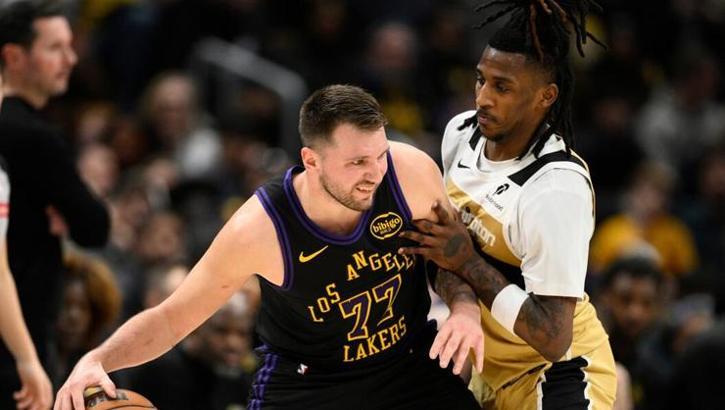 NBA'de Lakers, deplasmanda Wizards'ı farklı mağlup etti
