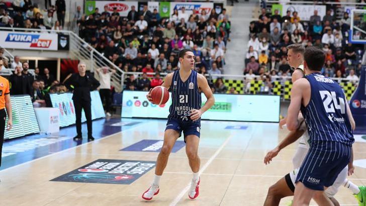 Anadolu Efes deplasmanda kaybetti!