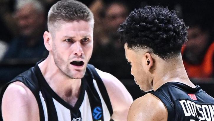 Beşiktaş GAİN, Türk Telekom'u mağlup ederek çeyrek finali garantiledi