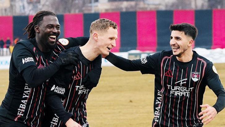 Vanspor FK evinde 3 puanı 3 golle aldı... Vanspor FK - Çorum FK maç sonucu 3-1