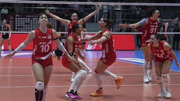 Sultanlar Ligi'nde Aras Kargo sürprizi... Aras Kargo: 3 - Eczacıbaşı Dynavit: 2 (Maç Sonucu)