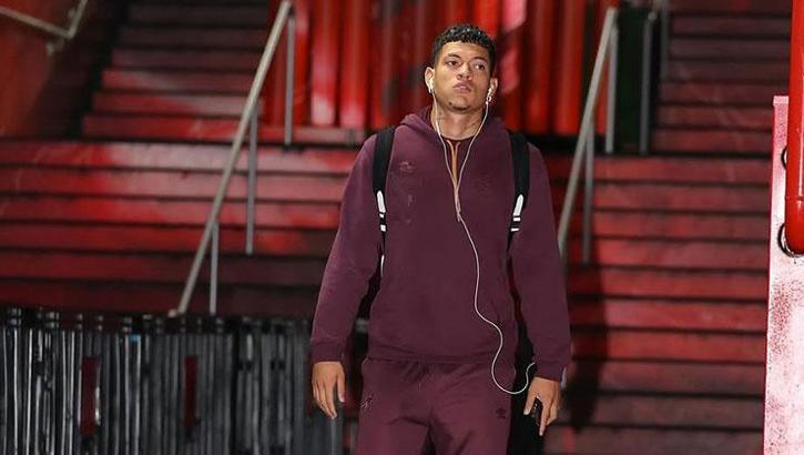 Bad news for Beşiktaş! Elan Ricardo was taken off the pitch on a ...