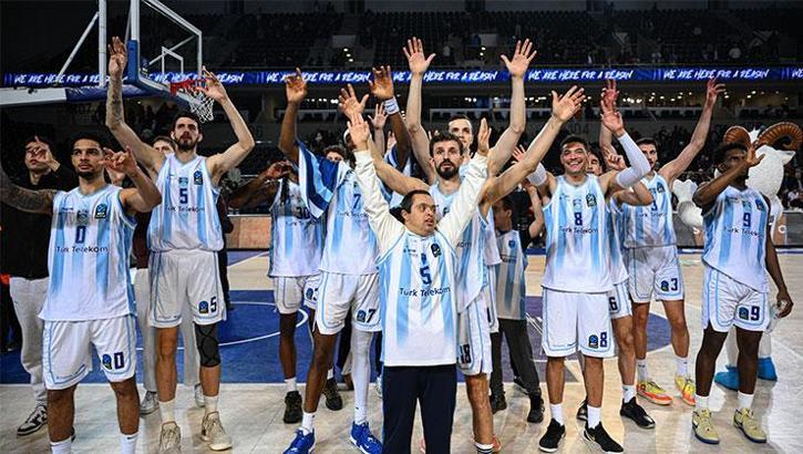 Türk Telekom evinde kazandı! Adını çeyrek finale yazdırdı