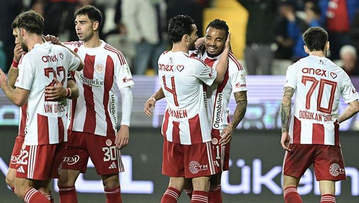 (ÖZET) Antalyaspor net bir galibiyet aldı! Antalyaspor - Samsunspor maç sonucu: 3-1