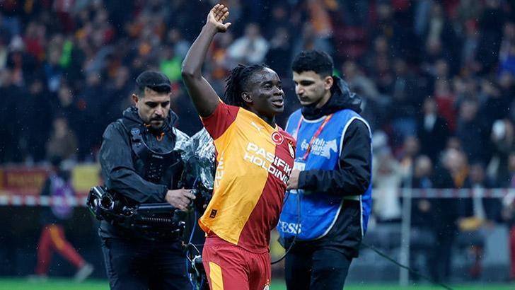 Galatasaray tribünlerinin yeni gözdesi Renato Nhaga