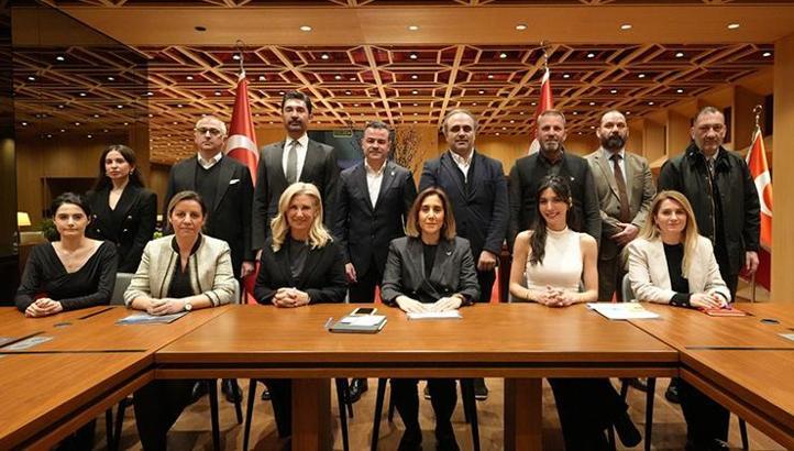 Kadın Futbol Birliği'nin temeli Dolmabahçe'de atıldı